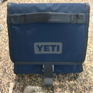 Yeti Daytrip lunch bag